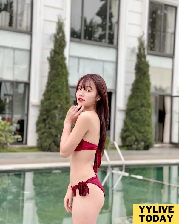 Trần Thị Nhung Mặc Bikini Hình 8