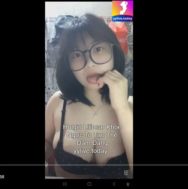 Hotgirl Lilibear Khoe Ngực To Tạo Thế Dâm Đãng 8